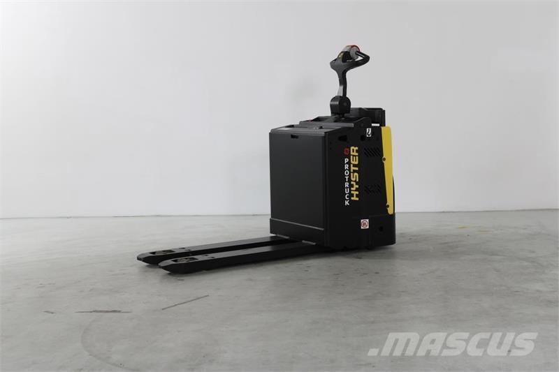 Hyster P2.0S Nisko podizni električni viljuškar sa stajalištom