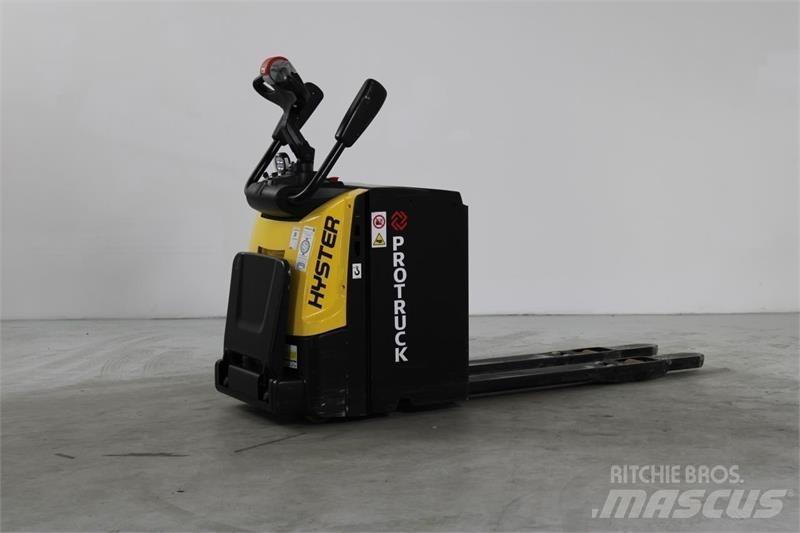 Hyster P2.0S Nisko podizni električni viljuškar sa stajalištom