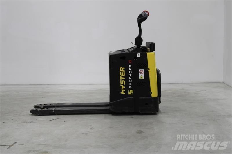 Hyster P2.0S Nisko podizni električni viljuškar sa stajalištom