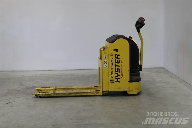 Hyster P3.0 Nisko podizni električni viljuškar