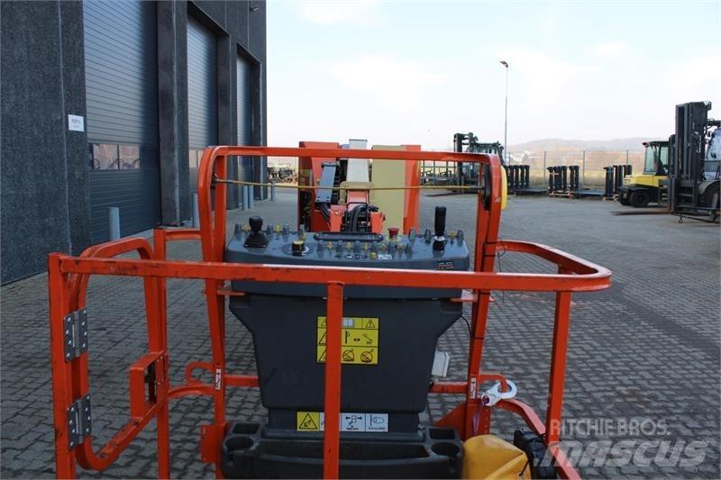 JLG E300AJP Zglobne podizne platforme