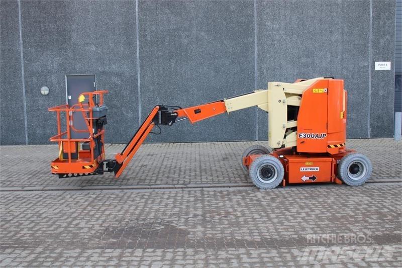 JLG E300AJP Zglobne podizne platforme