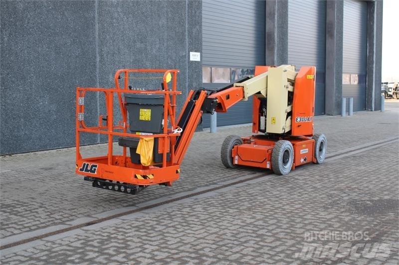 JLG E300AJP Zglobne podizne platforme