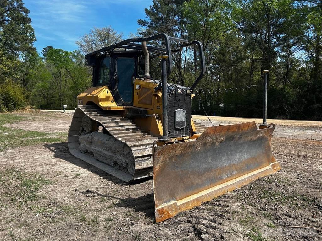 CAT D5 Buldožeri guseničari