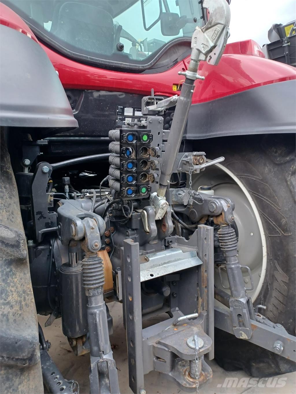Valtra T 214 Traktori