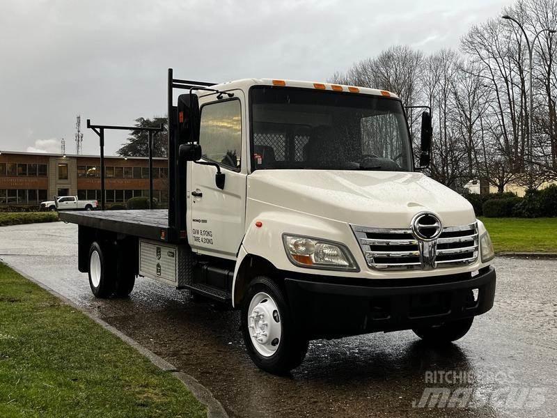 Hino 155 Kamioni sa otvorenim sandukom