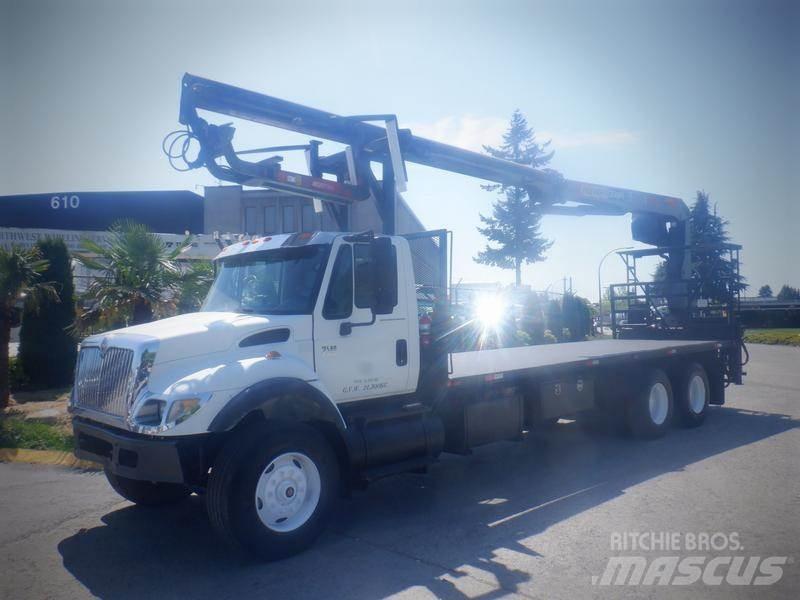 International 7500 Kamioni sa kranom