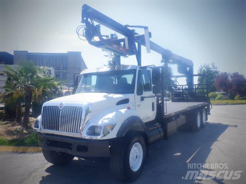 International 7500 Kamioni sa kranom