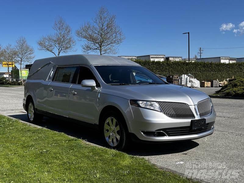 Lincoln MKT Automobili