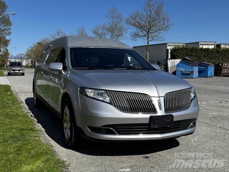 Lincoln MKT Automobili
