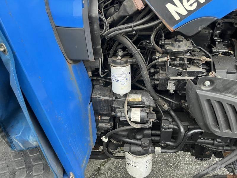 New Holland TN70A Traktori