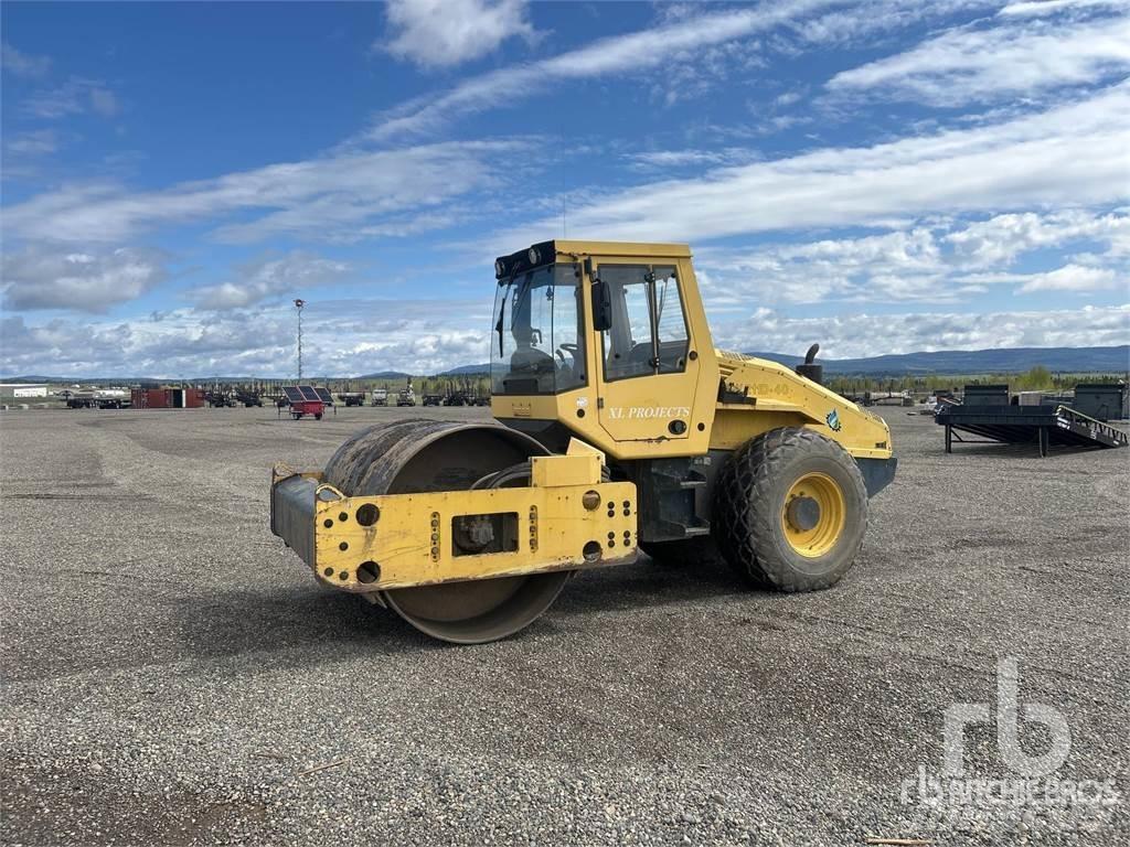 Bomag BW211 D40 Nabijači zemlje