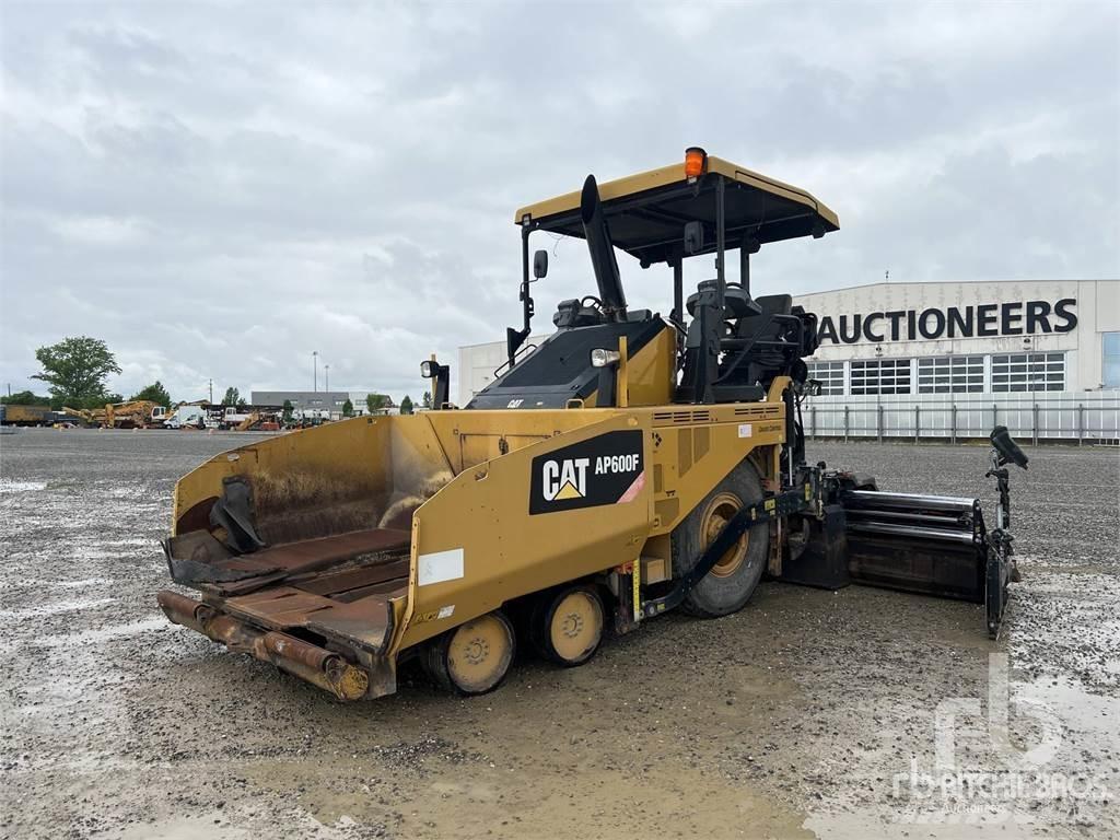 CAT AP600F Asfaltni finišeri