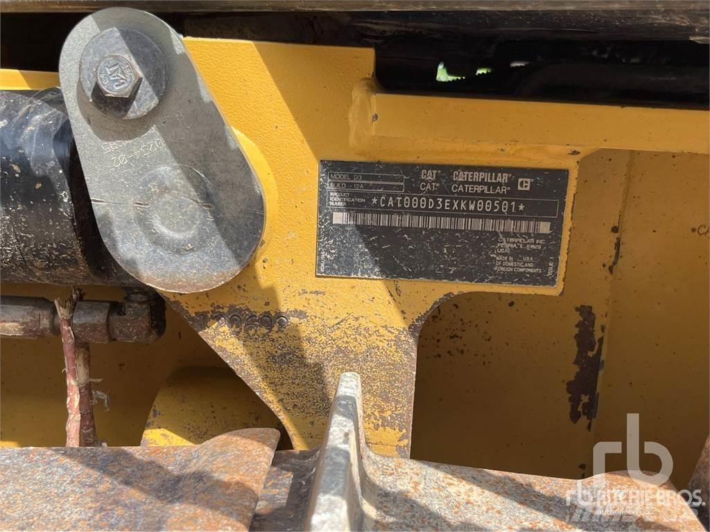 CAT D3 Buldožeri guseničari