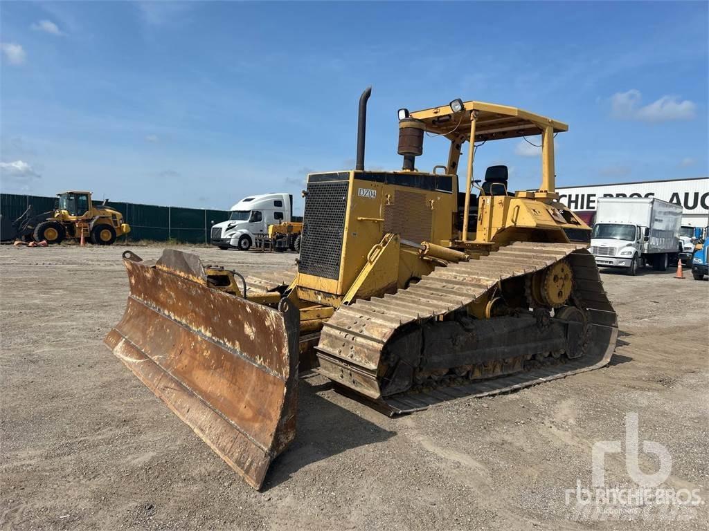 CAT D6M Buldožeri guseničari