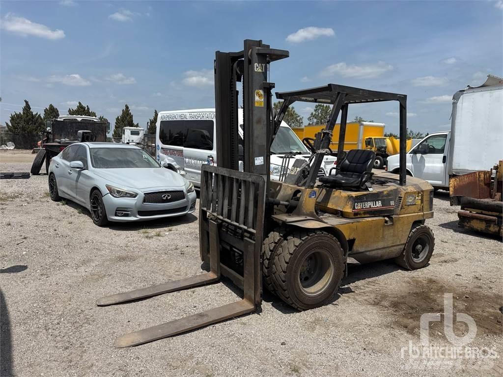 CAT DP40 Dizelski viljuškari