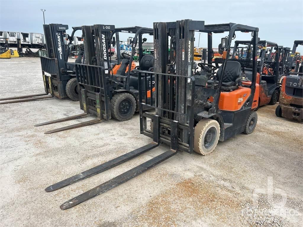 Doosan G25G Dizelski viljuškari