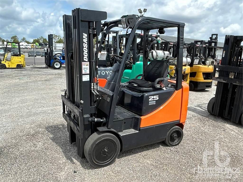 Doosan GC25E-3 Dizelski viljuškari