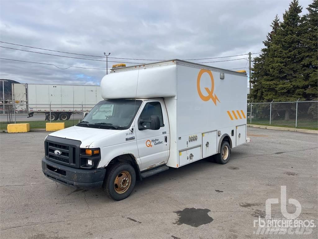 Ford E-450 Komunalna vozila za opštu namenu