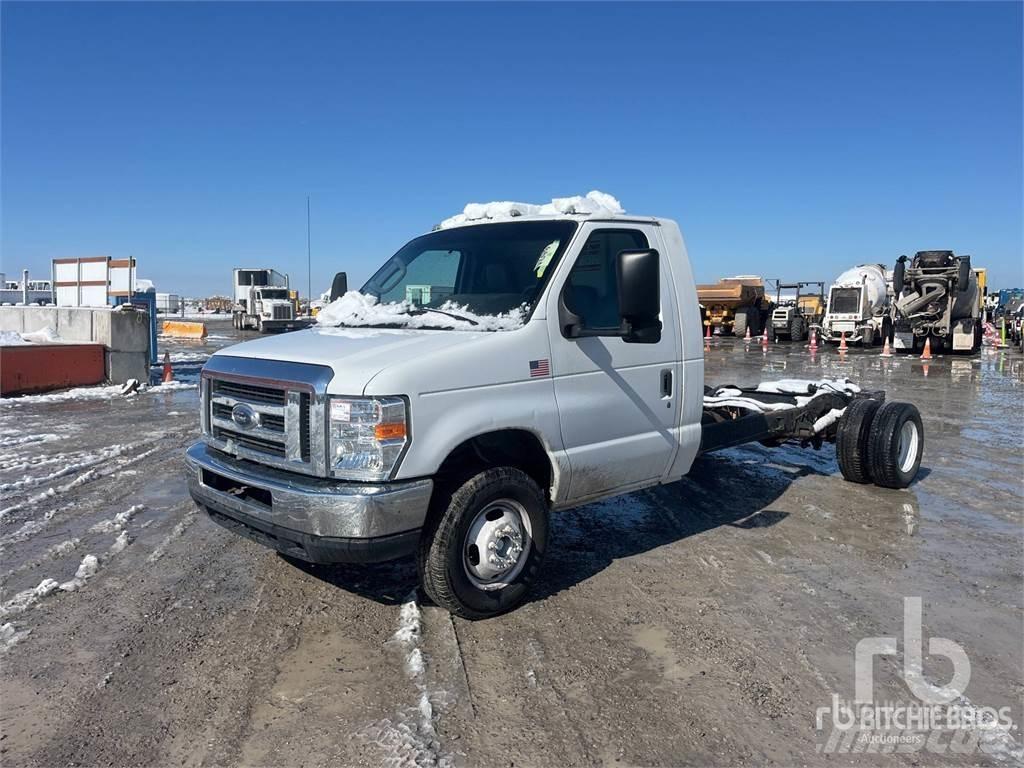 Ford E450 Kamioni-šasije