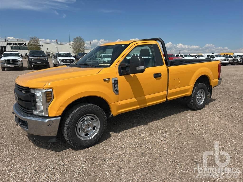 Ford F-250 Pik up kamioni