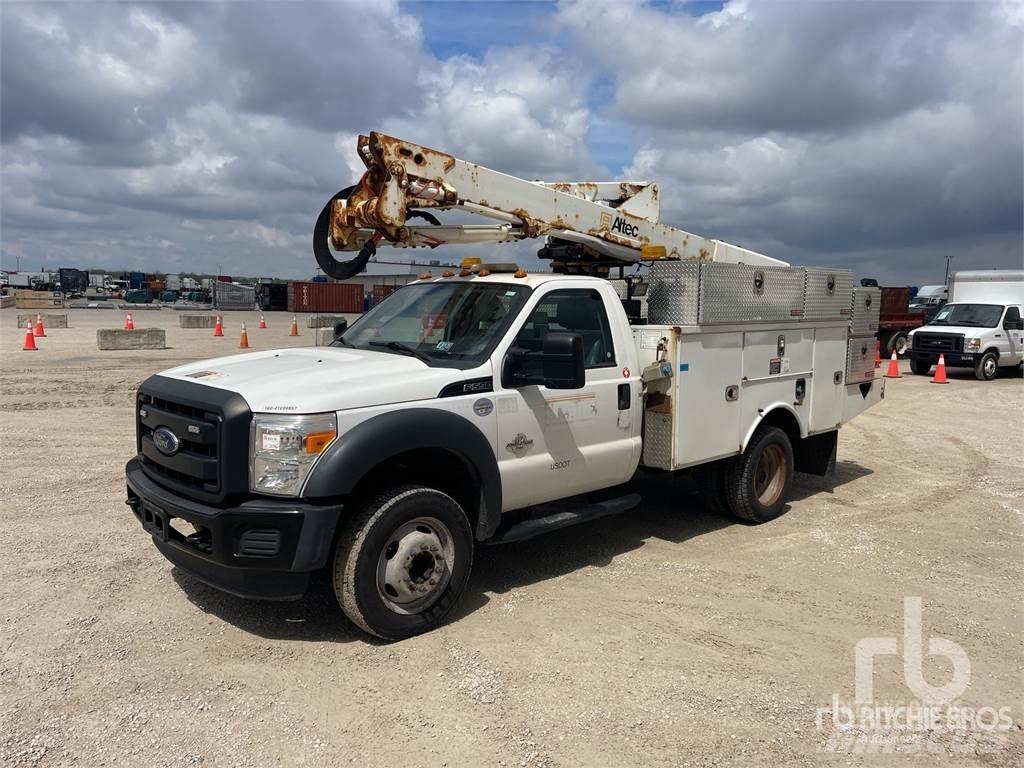 Ford F-550 Vučne prikolice se podiznom košarom