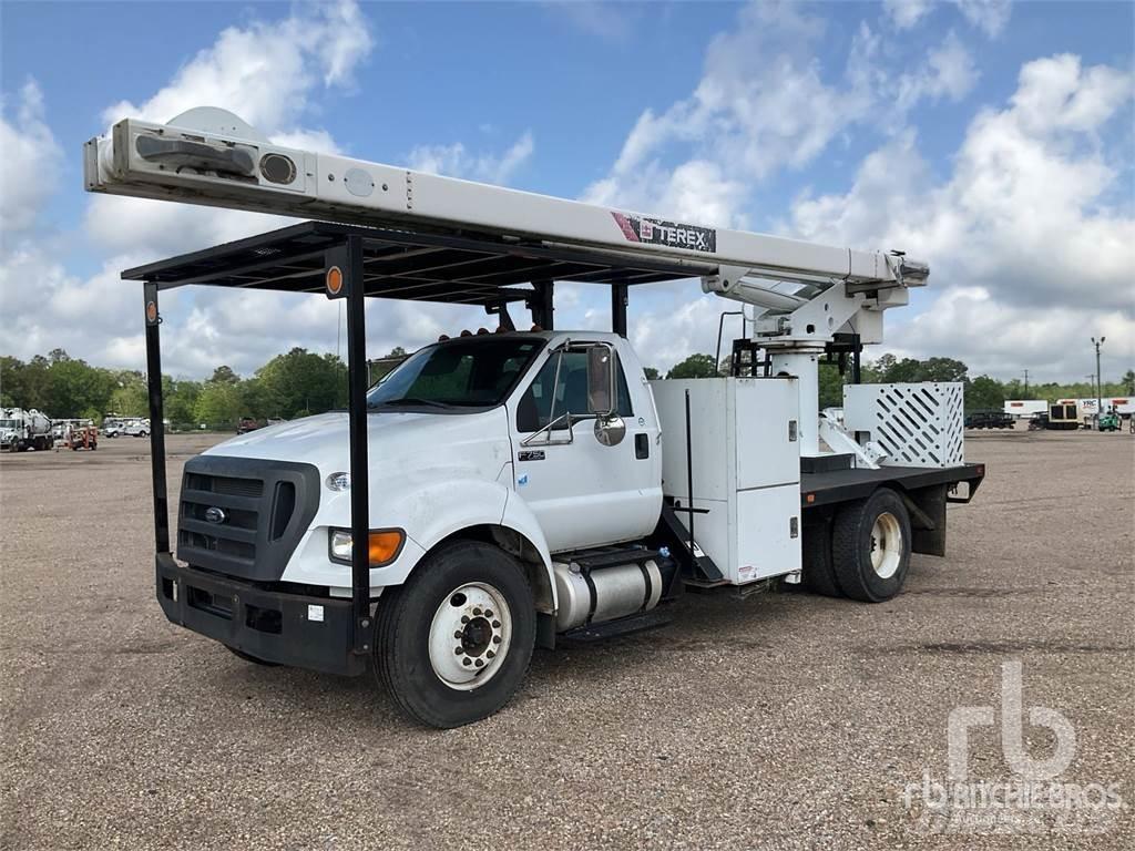 Ford F-750 Vučne prikolice se podiznom košarom