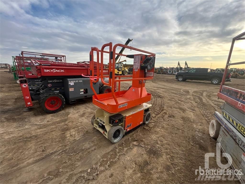 JLG 1230ES Zglobne podizne platforme