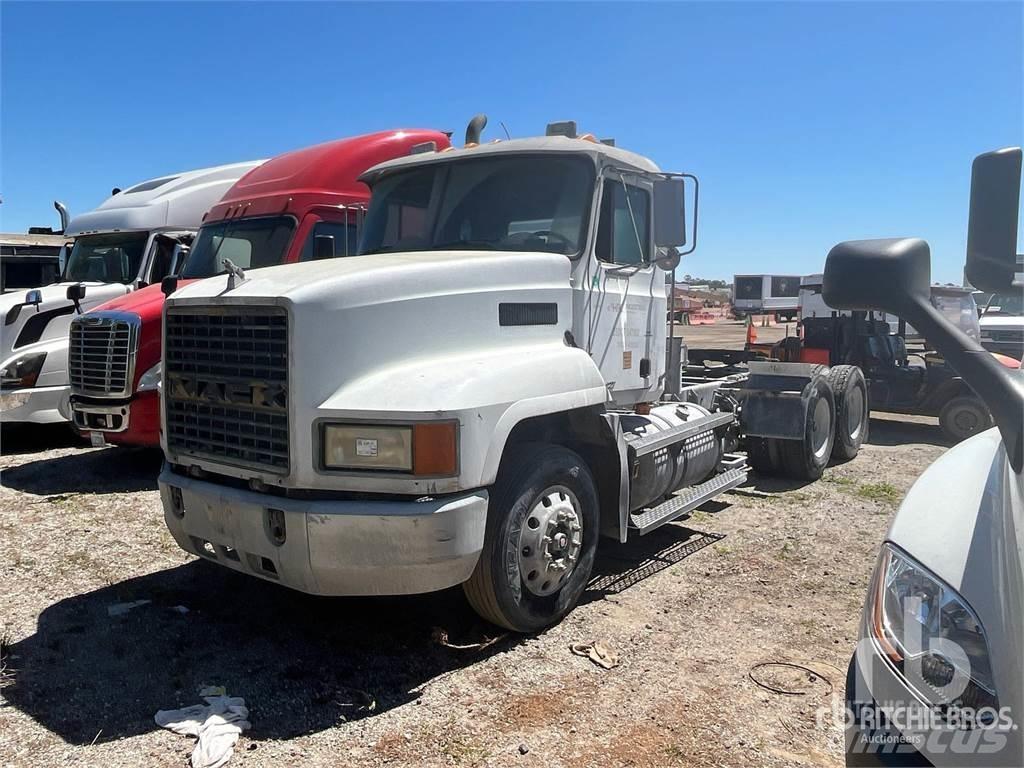 Mack CH613 Tegljači