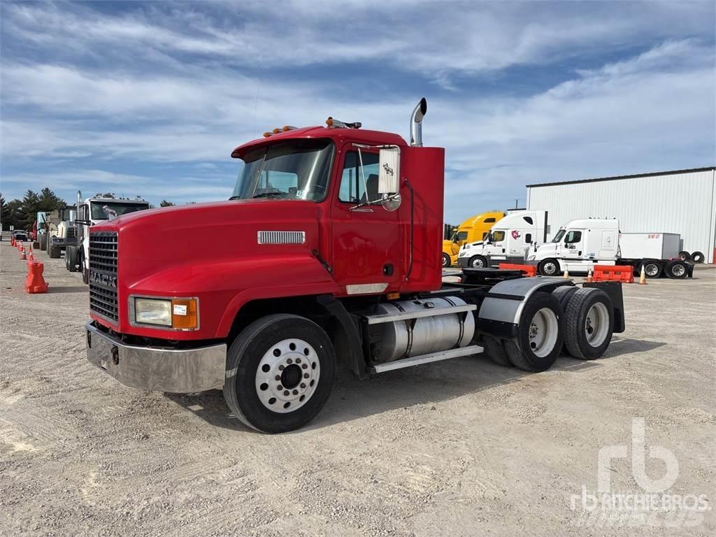 Mack CH613 Tegljači