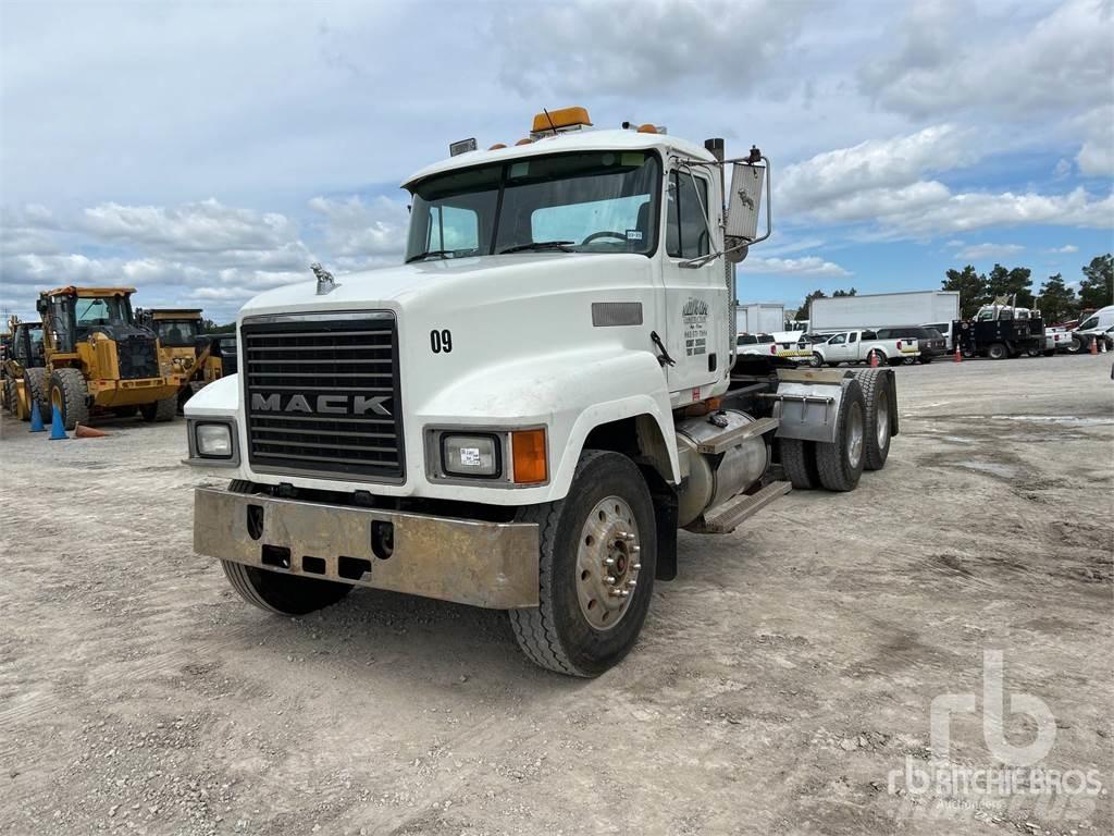 Mack CH613 Tegljači