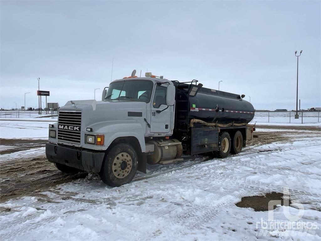 Mack CHN613 Kamioni za vodu