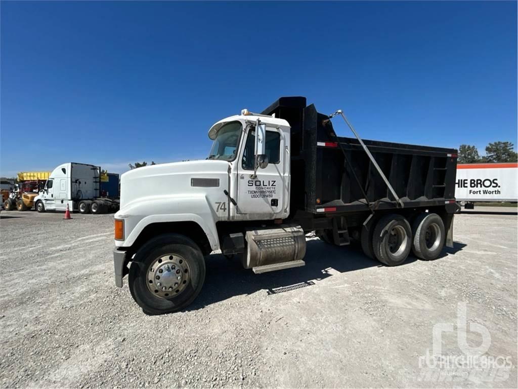 Mack CHN613 Kiperi kamioni