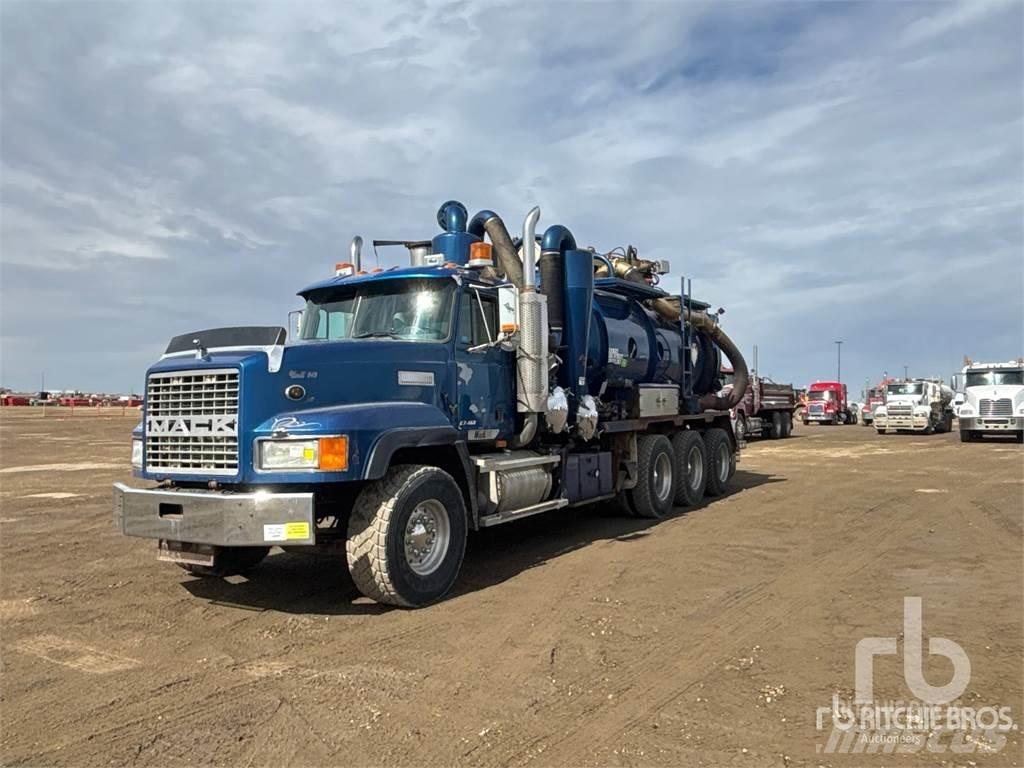 Mack CL713 Kombi vozila/ vakum kamioni
