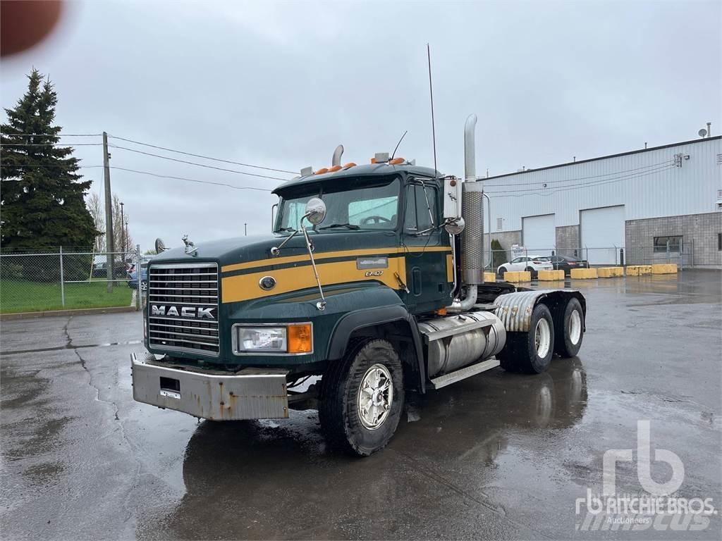 Mack CL713 Tegljači