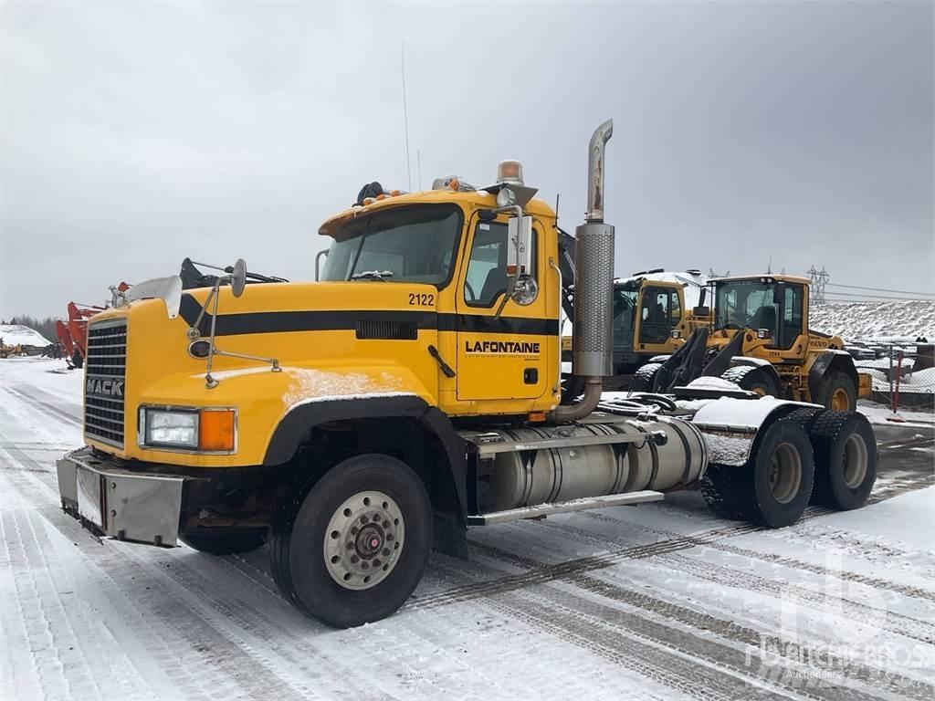 Mack CL733 Tegljači