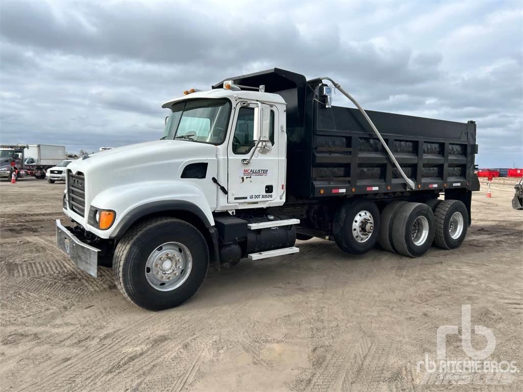 Mack CV713 Kiperi kamioni