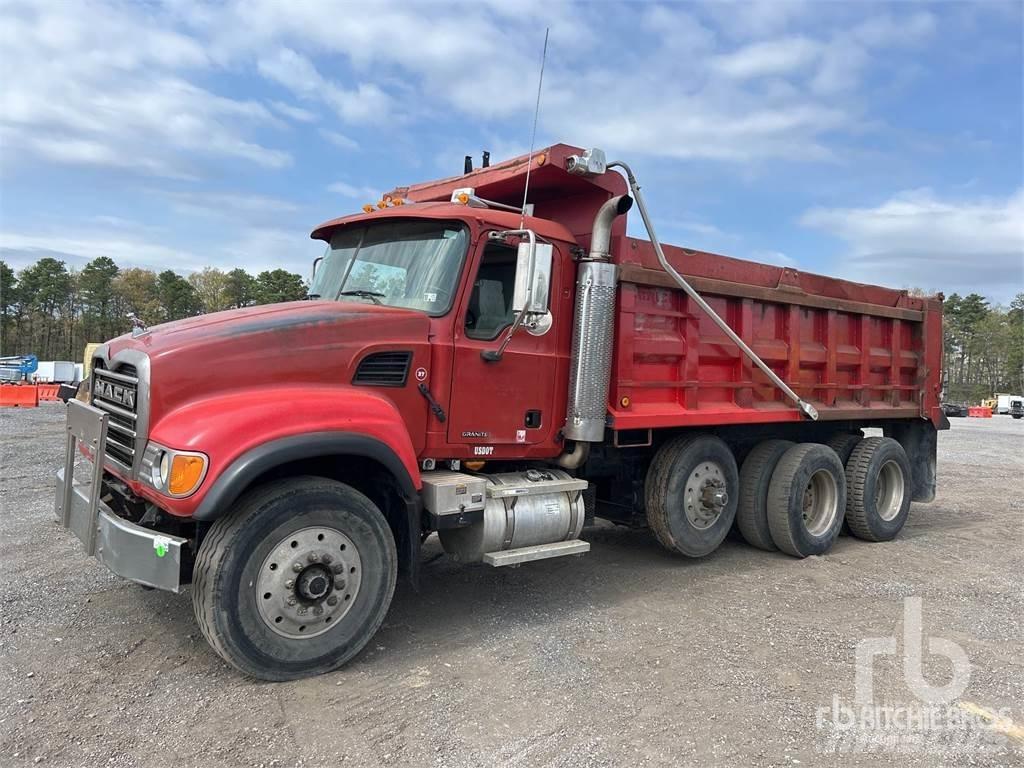 Mack CV713 Kiperi kamioni