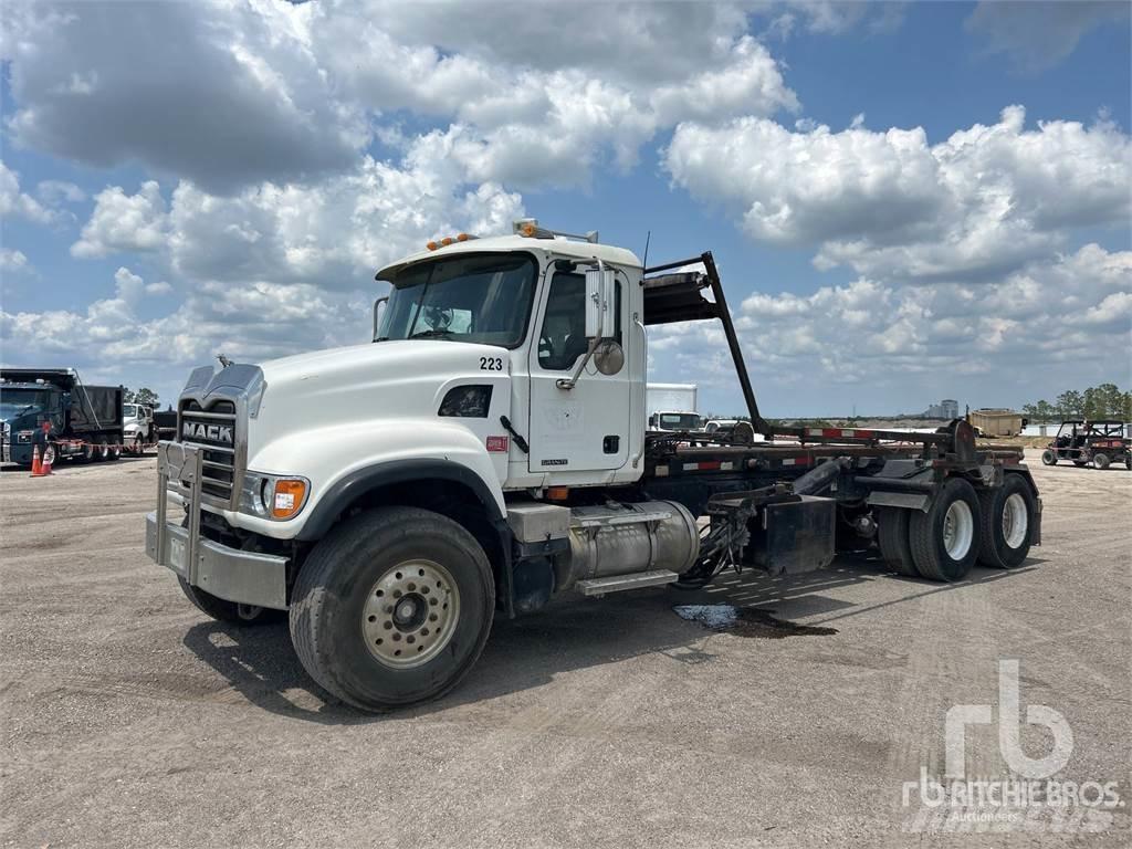 Mack CV713 Kamioni za podizanje kablova