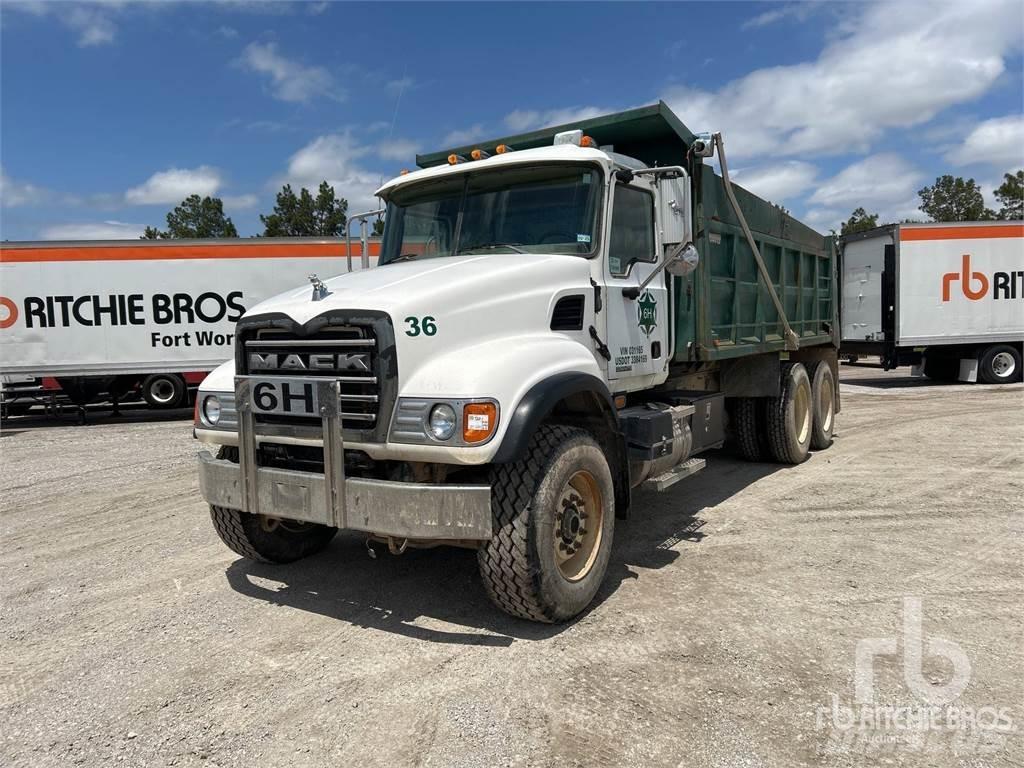 Mack CV713 Kiperi kamioni