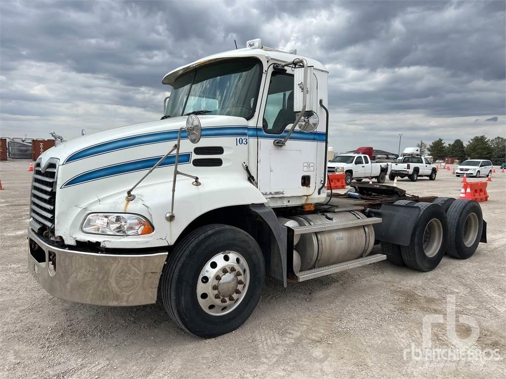 Mack CXP613 Tegljači