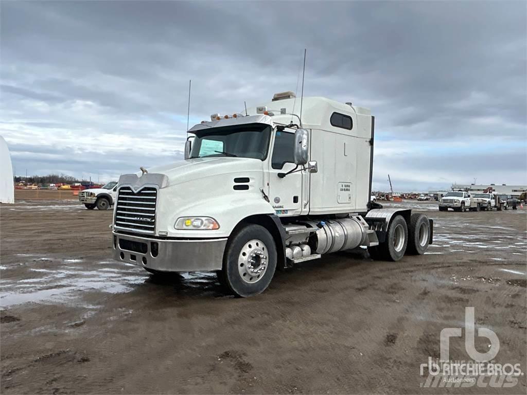 Mack CXU613 Tegljači