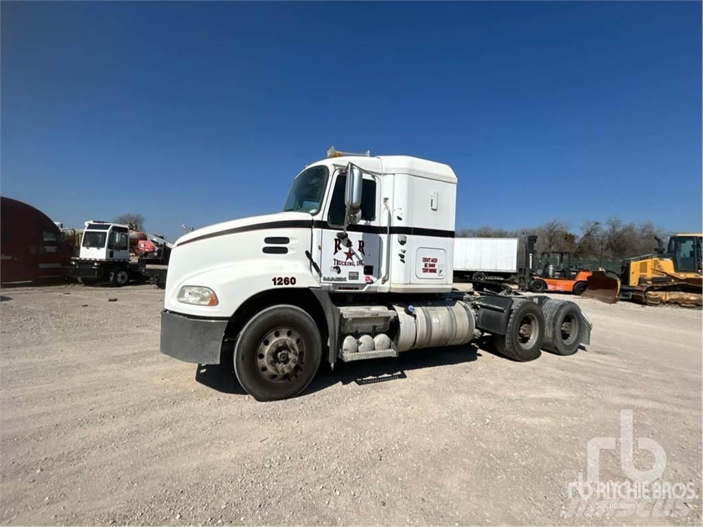 Mack CXU613 Tegljači