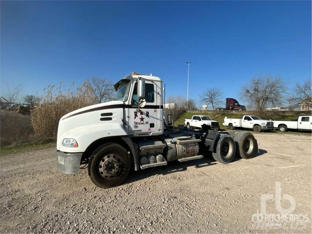 Mack CXU613 Tegljači