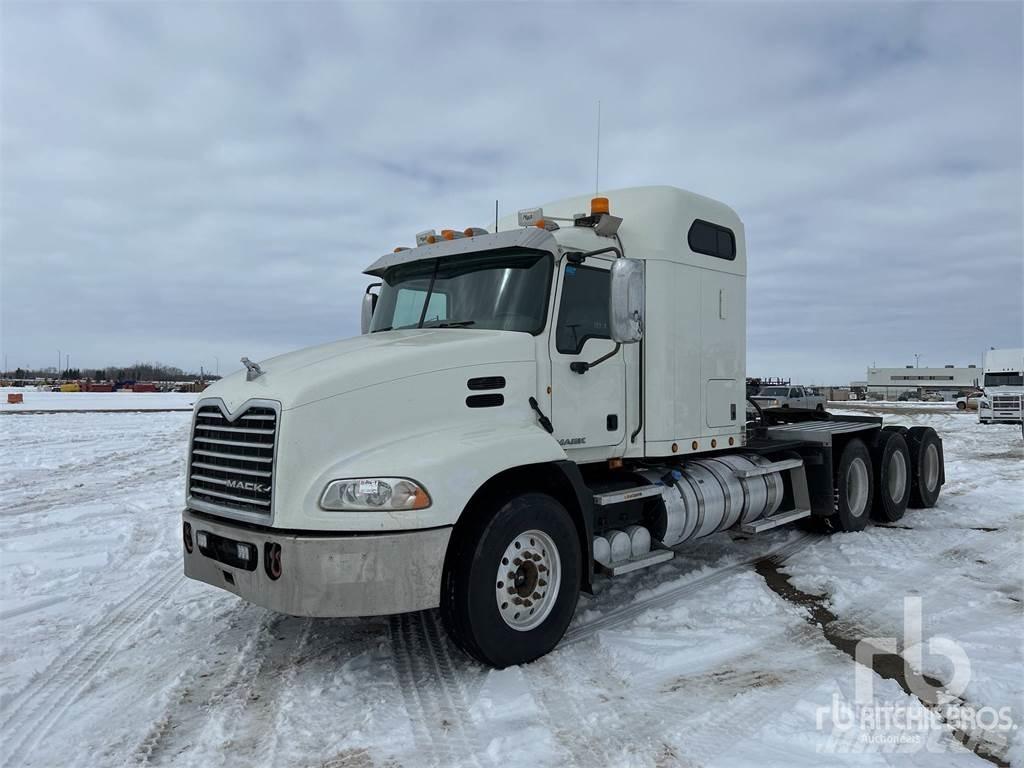 Mack CXU614 Tegljači