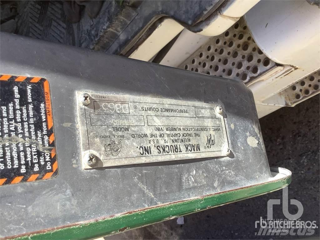 Mack DM690S Kamioni mešalice za beton