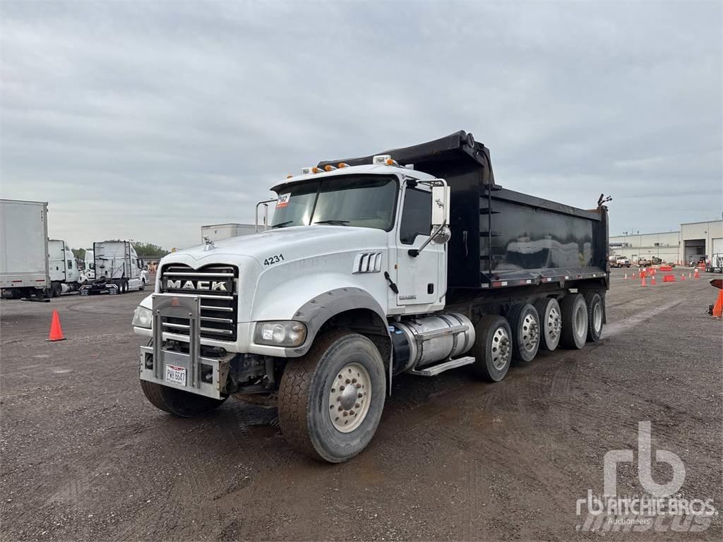 Mack GU713 Kiperi kamioni