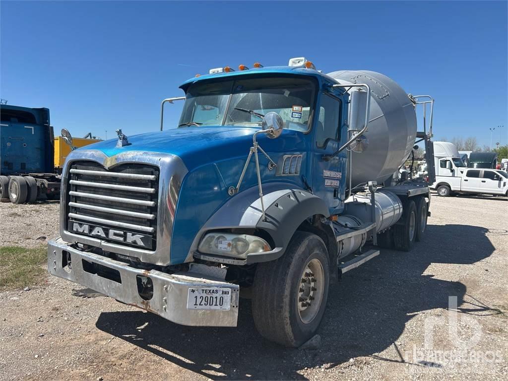 Mack GU813 Kamioni mešalice za beton