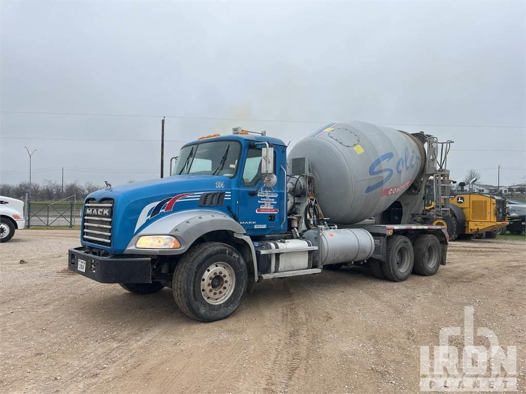 Mack GU813 Kamioni mešalice za beton
