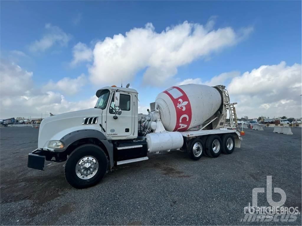 Mack GU813 Kamioni mešalice za beton